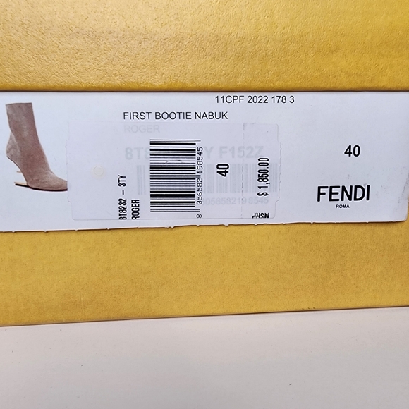 Fendi Nabuck Fendi First Ankle Leather Bootie in Roger. Size 40 - Picture 8 of 8